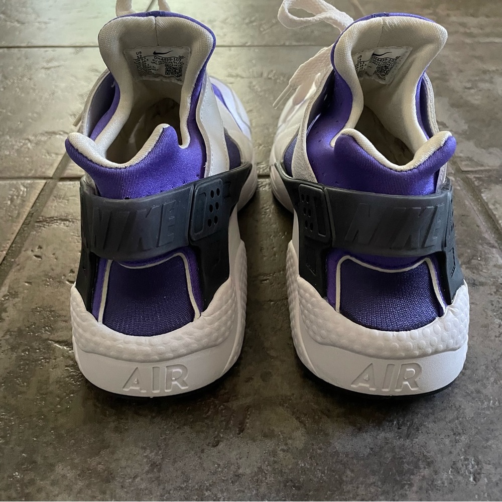 Nike Air Huarache Sneakers. US 12 . New . Stylish - Picture 5 of 5